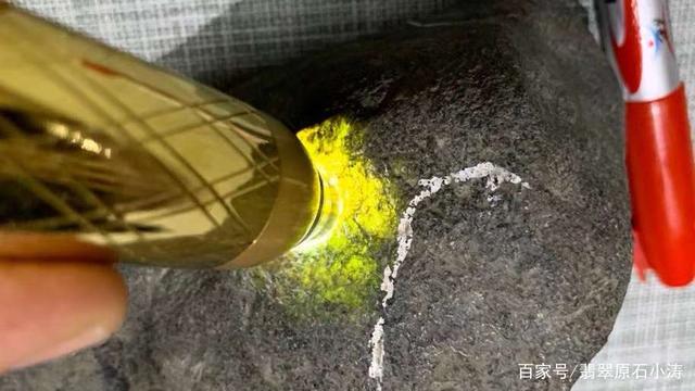 看翡翠毛料的细节知识点看翡翠毛料的细节知识点有哪些-第1张图片-翡翠网