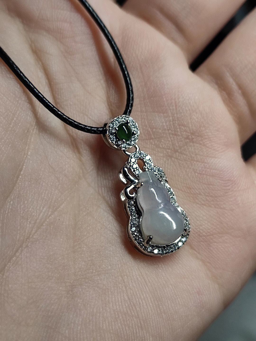 翡翠葫芦知识玻璃种翡翠葫芦-第2张图片-翡翠网 翡翠葫芦知识玻璃种翡翠葫芦-第2张图片-翡翠网