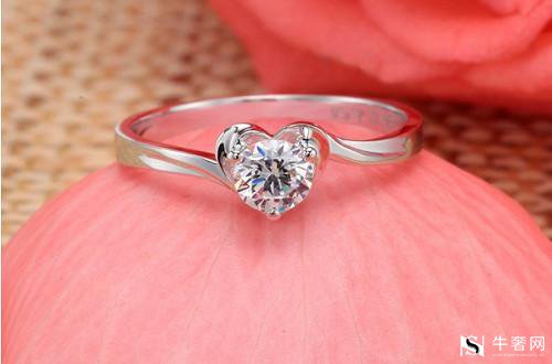 典当行回收钻戒的价格,典当行回收钻戒价格低吗-第1张图片-翡翠网 典当行回收钻戒的价格,典当行回收钻戒价格低吗-第1张图片-翡翠网