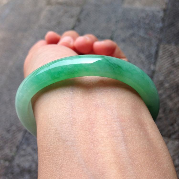 翡翠玉镯知识普及,翡翠玉镯知识普及图片-第1张图片-翡翠网