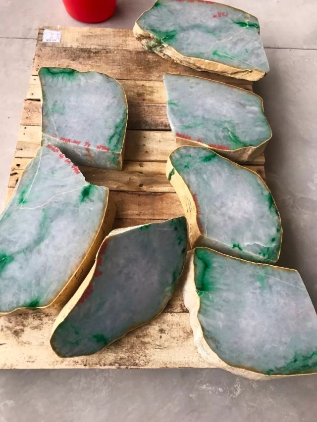 泰国缅甸翡翠知识,缅甸翡翠的鉴别知识-第1张图片-翡翠网 泰国缅甸翡翠知识,缅甸翡翠的鉴别知识-第1张图片-翡翠网