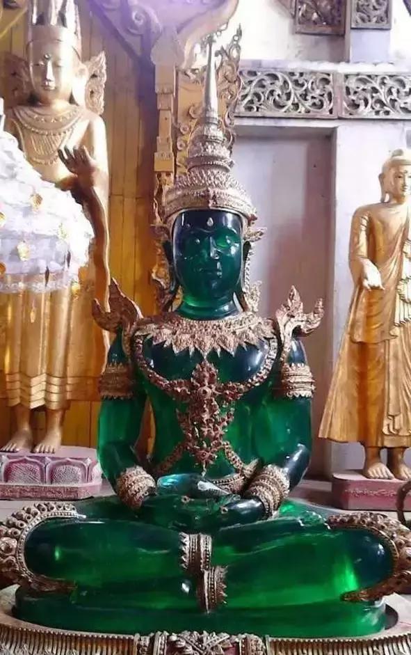 泰国缅甸翡翠知识,缅甸翡翠的鉴别知识-第2张图片-翡翠网 泰国缅甸翡翠知识,缅甸翡翠的鉴别知识-第2张图片-翡翠网