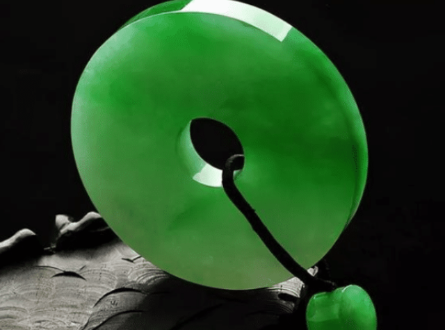 的翡翠专业知识和认识,的翡翠专业知识和认识怎么写-第1张图片-翡翠网 的翡翠专业知识和认识,的翡翠专业知识和认识怎么写-第1张图片-翡翠网