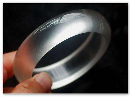 玻璃假翡翠鉴别知识大全,玻璃假翡翠鉴别知识-第1张图片-翡翠网 玻璃假翡翠鉴别知识大全,玻璃假翡翠鉴别知识-第1张图片-翡翠网