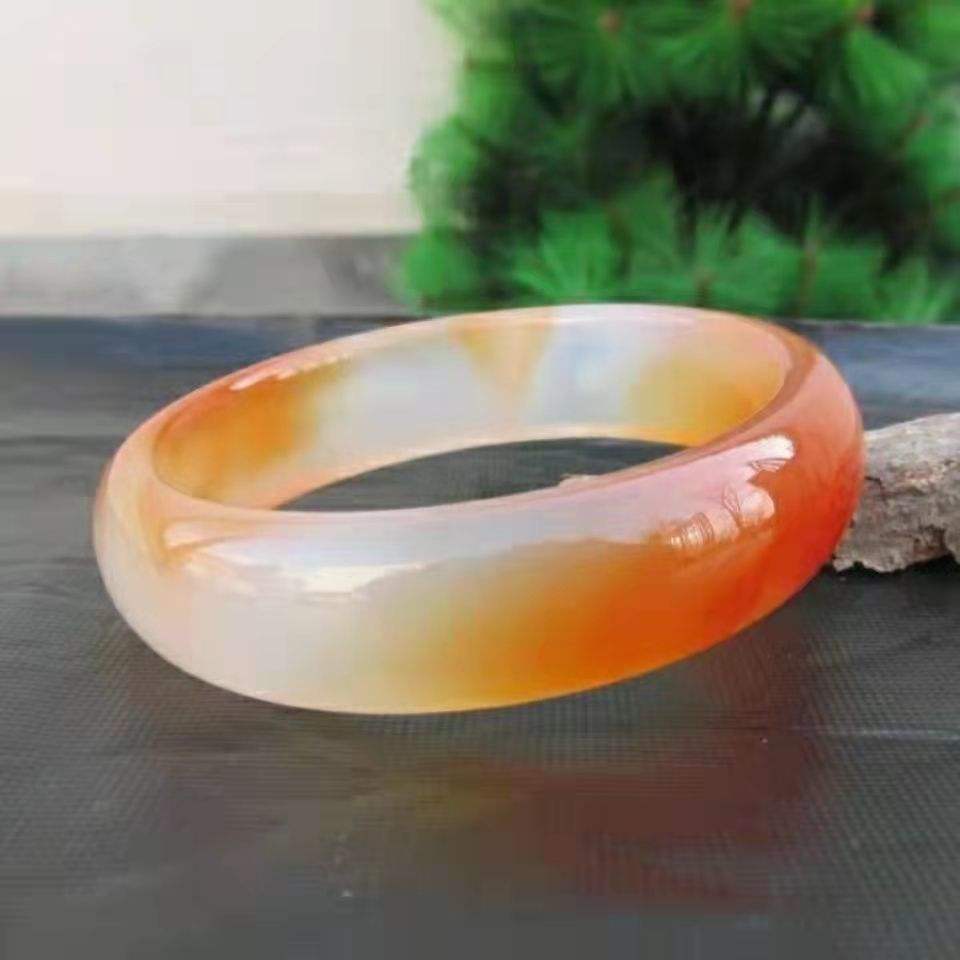 飘花玛瑙手镯是天然的吗北流翡翠玛瑙手镯-第1张图片-翡翠网 飘花玛瑙手镯是天然的吗北流翡翠玛瑙手镯-第1张图片-翡翠网