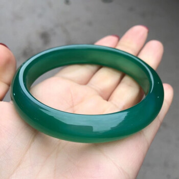 飘花玛瑙手镯是天然的吗北流翡翠玛瑙手镯-第2张图片-翡翠网 飘花玛瑙手镯是天然的吗北流翡翠玛瑙手镯-第2张图片-翡翠网