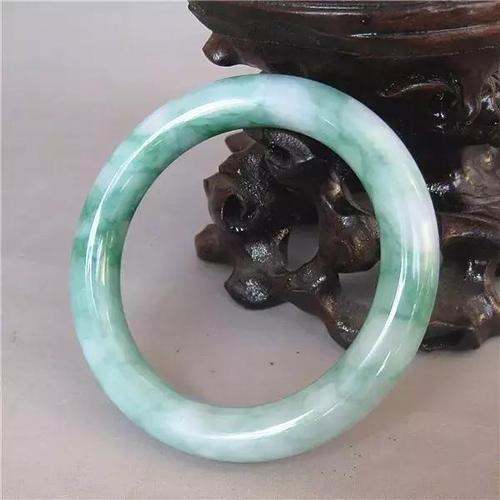 翡翠鉴定有专业知识吗,翡翠鉴定有专业知识吗多少钱-第1张图片-翡翠网 翡翠鉴定有专业知识吗,翡翠鉴定有专业知识吗多少钱-第1张图片-翡翠网