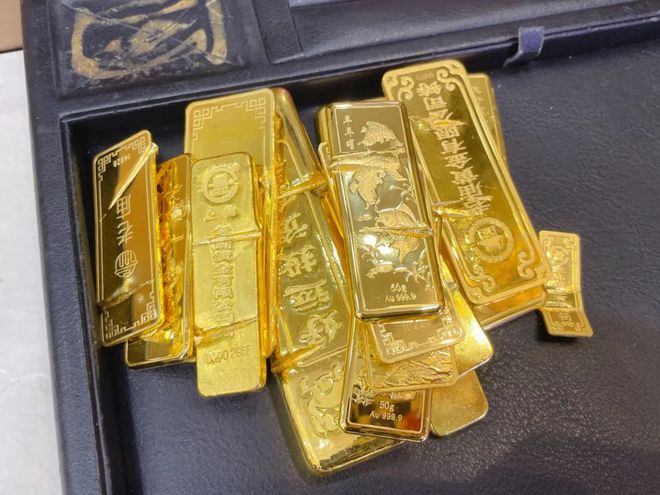 老庙黄金金条回收价格查询今日,老庙黄金金条回收有折旧费吗-第1张图片-翡翠网 老庙黄金金条回收价格查询今日,老庙黄金金条回收有折旧费吗-第1张图片-翡翠网