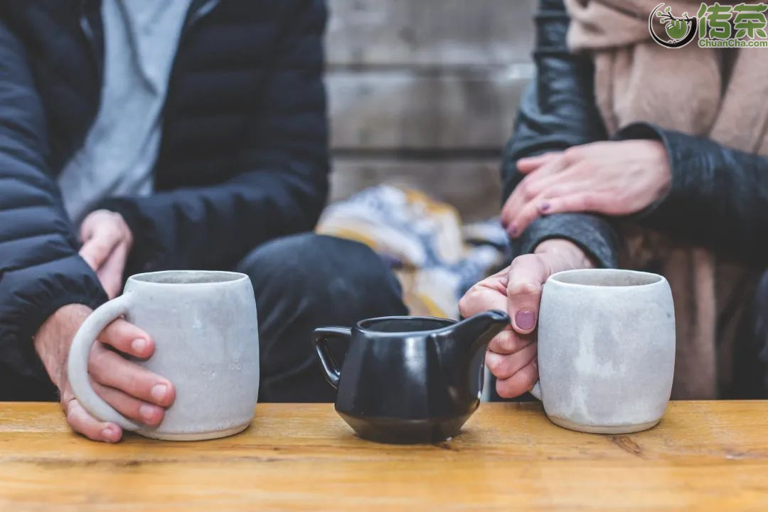 湿气重的人适合戴什么首饰金子养人还是银子养人-第2张图片-翡翠网 湿气重的人适合戴什么首饰金子养人还是银子养人-第2张图片-翡翠网