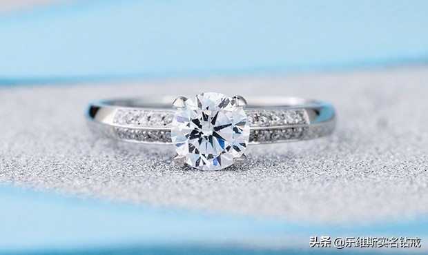 50分钻戒是多大的,50分钻戒有多大-第1张图片-翡翠网