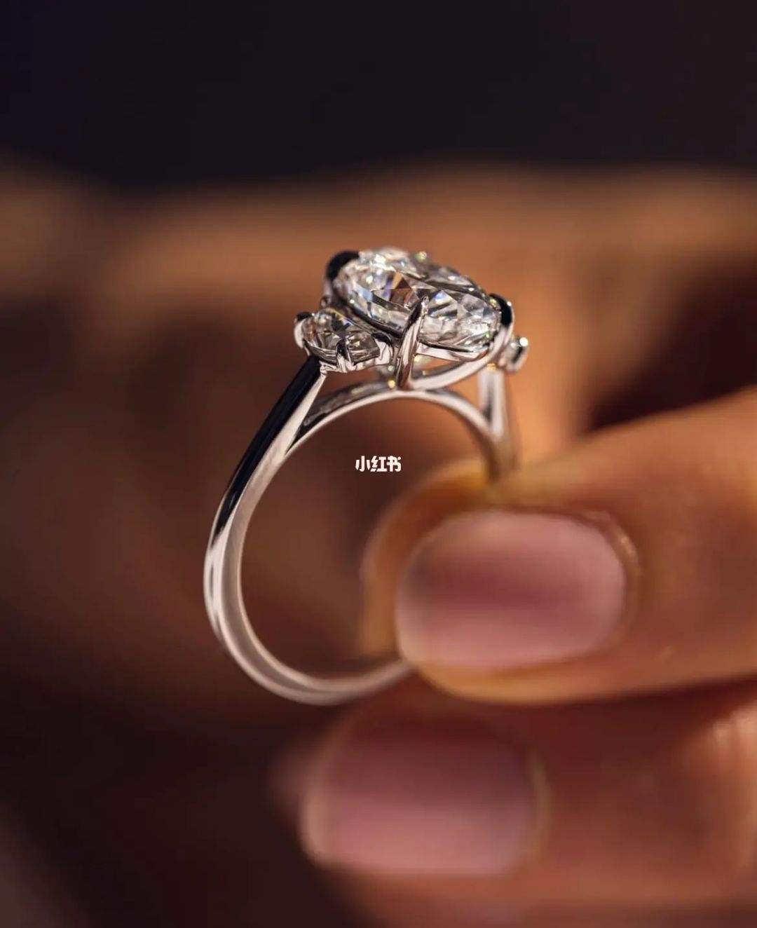 钻戒买什么牌子好性价比最高,tiffany订婚钻戒价格表-第1张图片-翡翠网