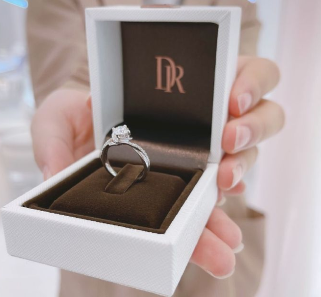 dr钻戒图片及价格表官网dr钻戒图片-第1张图片-翡翠网 dr钻戒图片及价格表官网dr钻戒图片-第1张图片-翡翠网