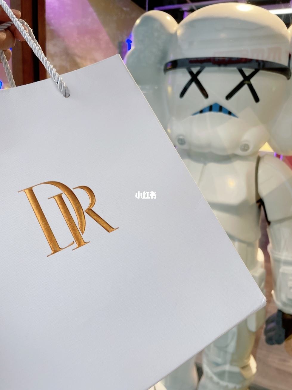 dr钻戒值不值得买,dr钻戒最便宜的一款多少钱-第1张图片-翡翠网