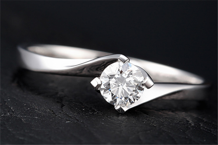 30分的钻石大概多少钱30分的钻石多少钱-第2张图片-翡翠网 30分的钻石大概多少钱30分的钻石多少钱-第2张图片-翡翠网